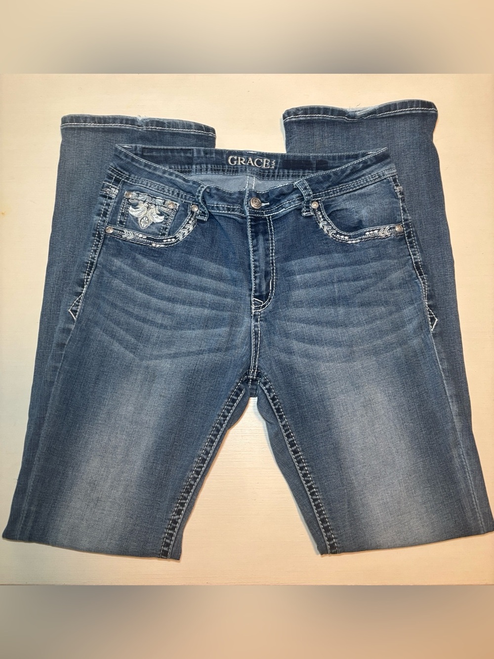 Grace in LA Bootcut Jeans | Medium Wash | Embroidered Pockets